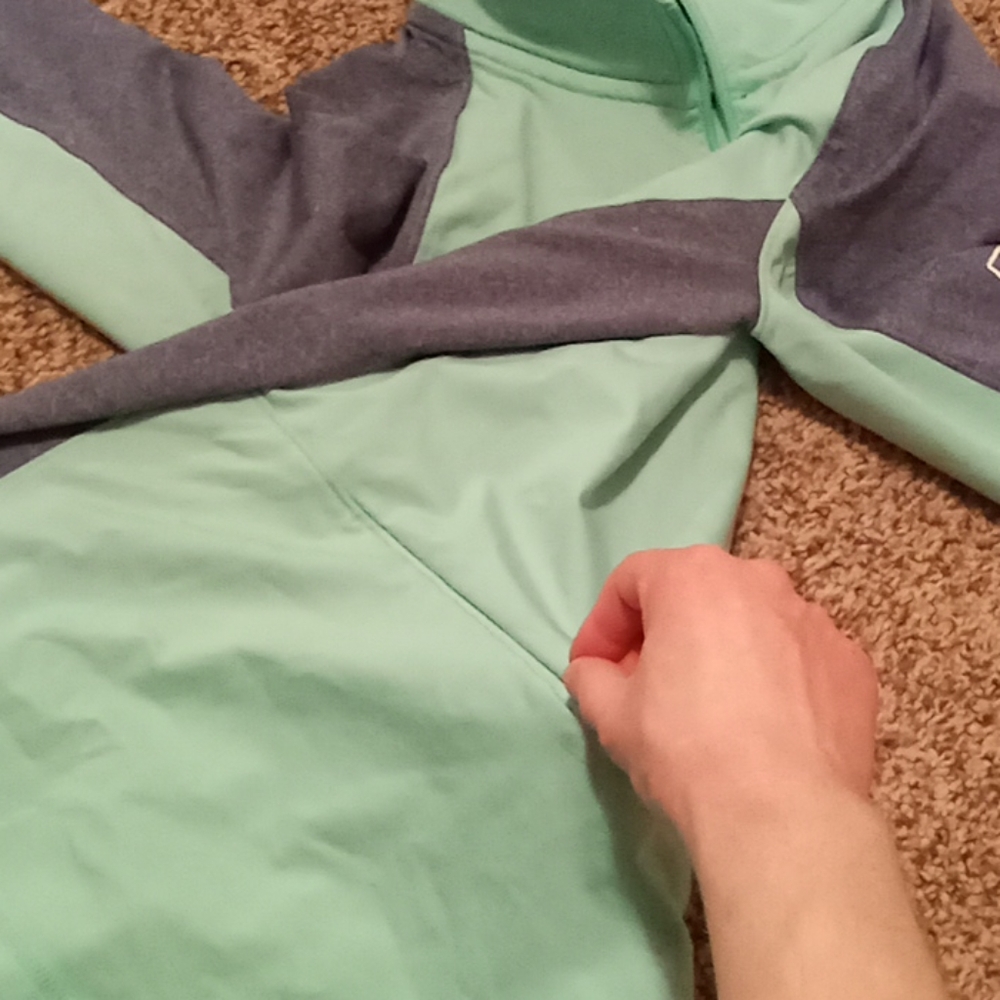 Victoria secret pull over - Picture 2 of 2